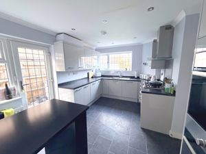 Kitchen- click for photo gallery